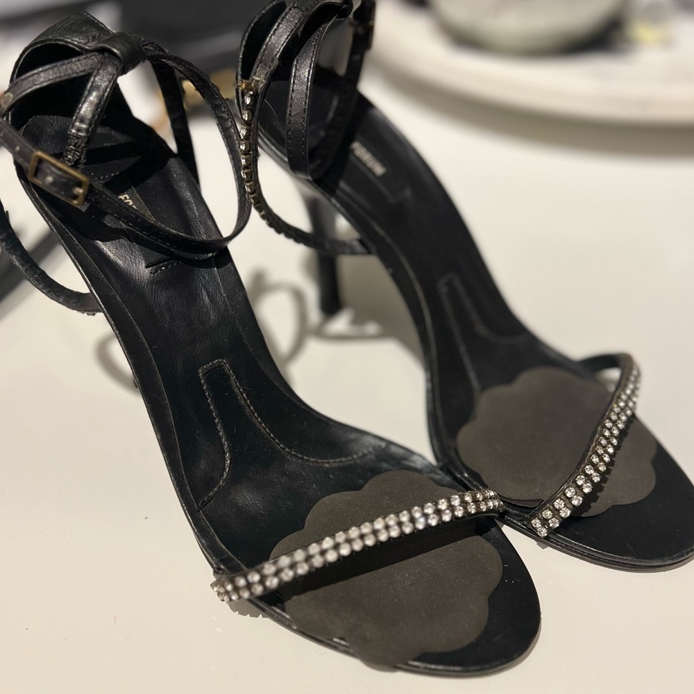 FORUM (Brazilian High Fashion Brand) size 36 Rhinestone Sandals.